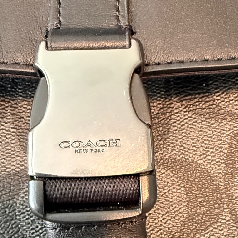 Coach Crossbody Bag - Picture 3 of 10
